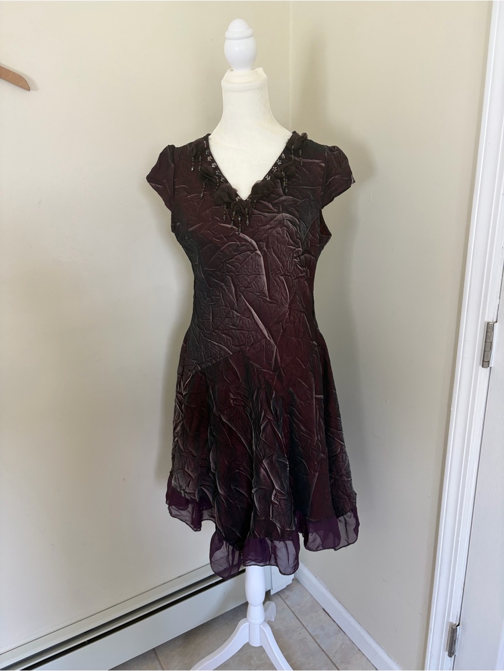 Vintage v neck burgundy embellished ruffle midi dress cocktail party